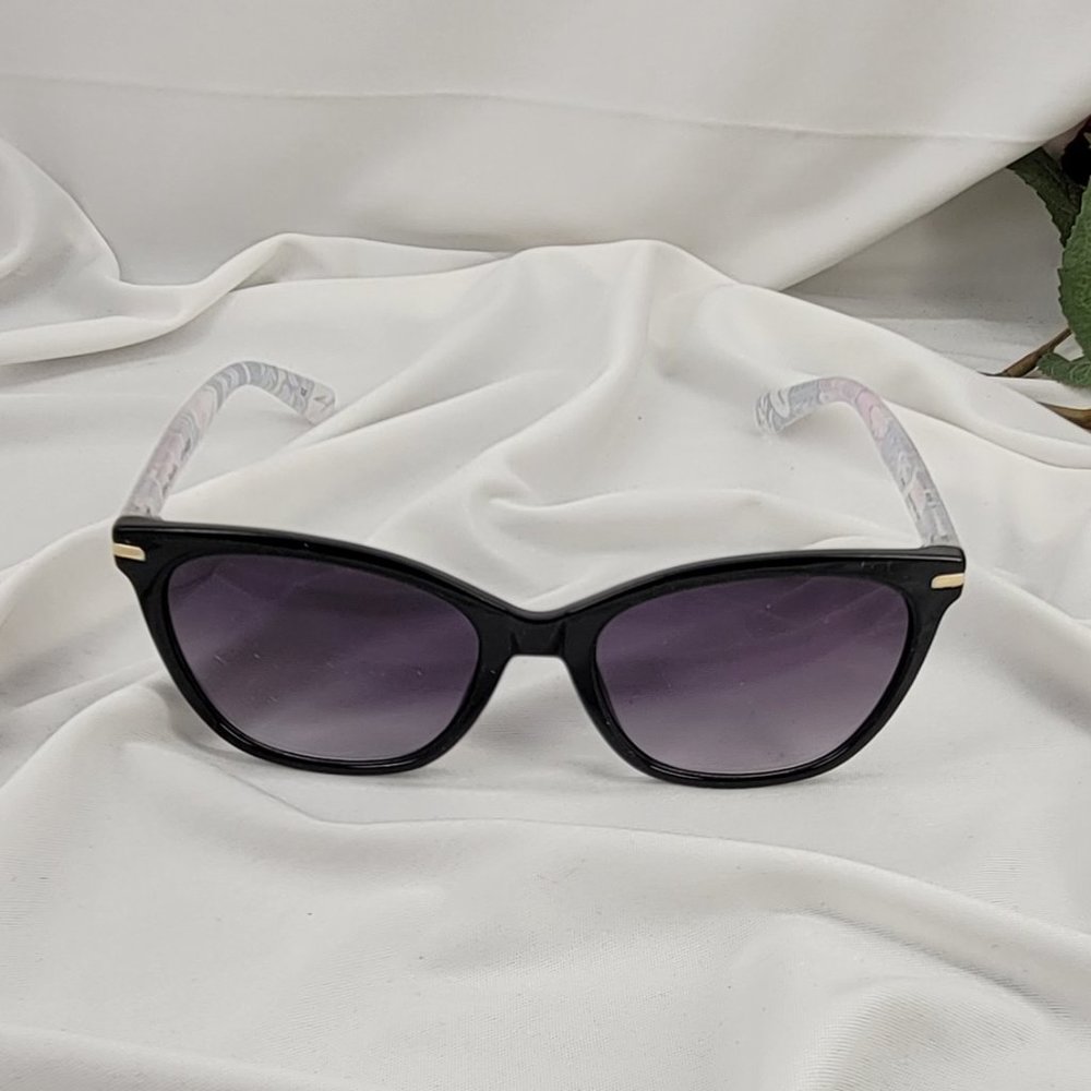Vera Bradley Alyse Sunglasses NWT